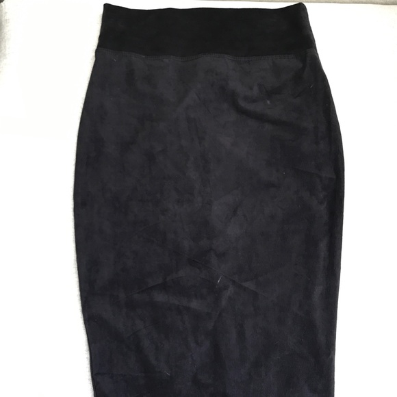 Faux Leather Black Pin Skirt (soft/flexible) - Picture 4 of 5